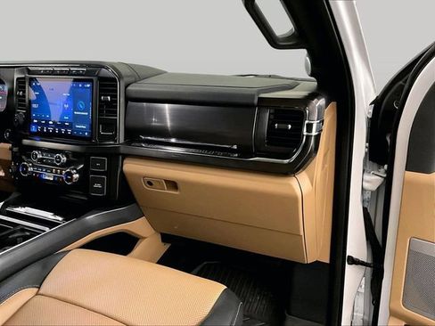Used 2024 Ford F250 Lariat w/ Lariat Ultimate Package AWD/4WD image 15