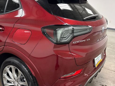 Used 2025 Buick Encore GX Avenir w/ Avenir Technology Package image 14