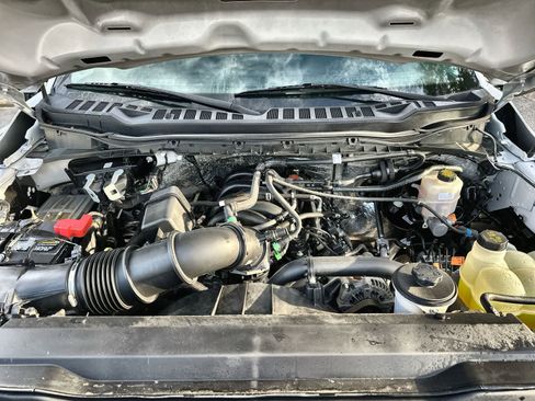 Used 2024 Ford F250 XL w/ XL Chrome Package image 9