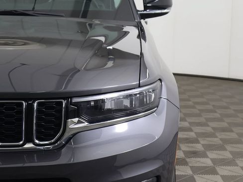 Used 2022 Jeep Grand Cherokee L Limited AWD/4WD image 18