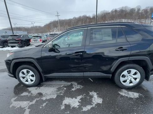 Used 2021 Toyota RAV4 LE image 5