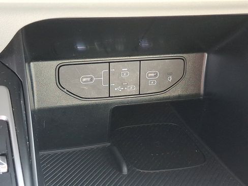 Certified 2025 Kia Sorento S w/ Panoramic Sunroof Package AWD/4WD image 25