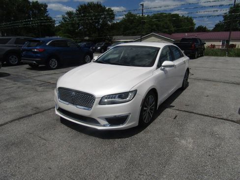 Used 2017 Lincoln MKZ Premiere FWD image 3