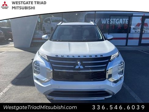 New 2026 Mitsubishi Outlander SEL FWD image 2