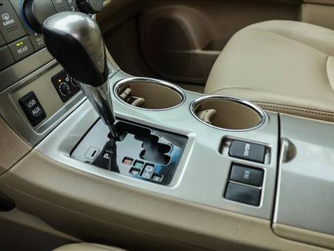 Used 2013 Toyota Highlander SE image 22