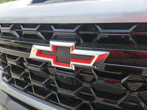 Used 2025 Chevrolet Silverado 2500 ZR2 AWD/4WD image 30
