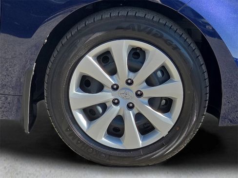 Certified 2025 Toyota Corolla LE image 10