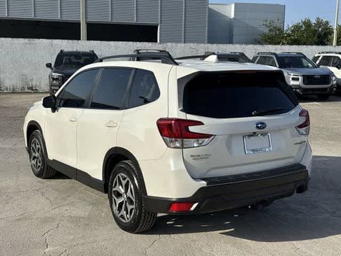 Used 2019 Subaru Forester Premium AWD/4WD image 3