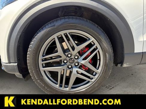Certified 2025 Ford Explorer ST AWD/4WD image 14