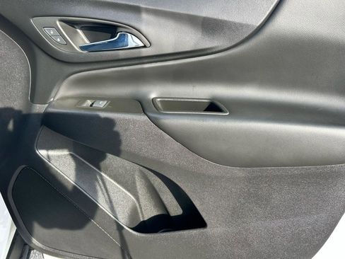Used 2022 Chevrolet Equinox LT FWD image 11