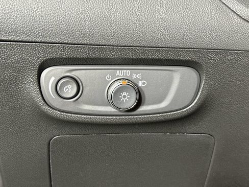 Used 2024 Buick Encore GX Preferred w/ Comfort Package FWD image 21