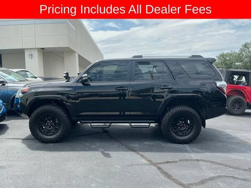 Used 2024 Toyota 4Runner SR5 Premium w/ Moonroof Package AWD/4WD image 2
