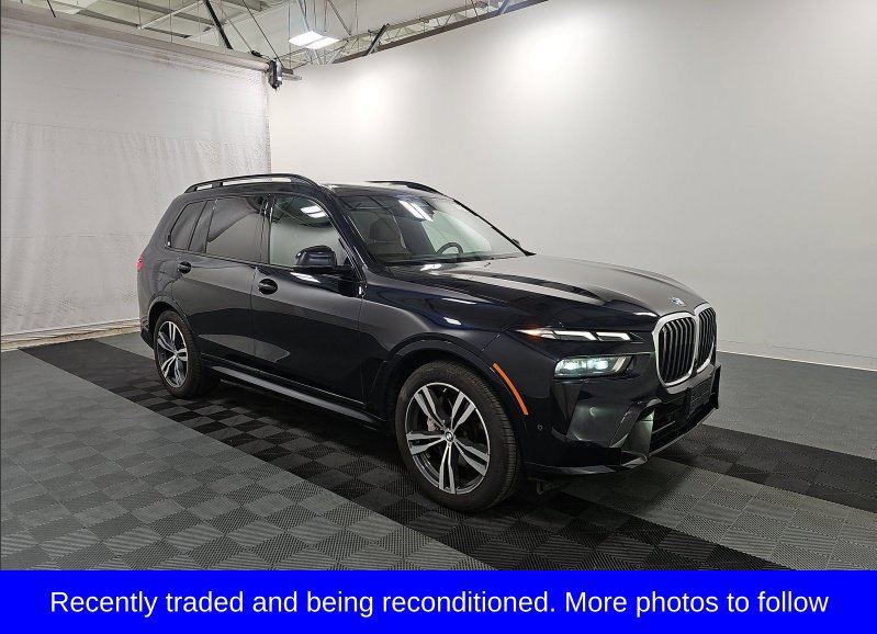 Used 2024 BMW X7 xDrive40i w/ M Sport Package AWD/4WD image 1