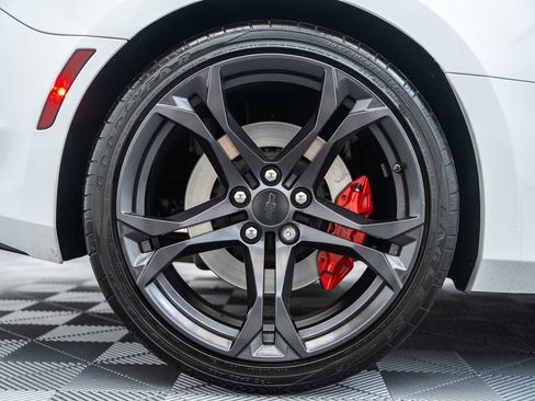 Used 2019 Chevrolet Camaro SS RWD image 21