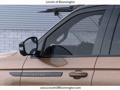 New 2026 Lincoln Navigator Black Label w/ Black Label Special Edition AWD/4WD image 23