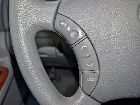 Used 2005 Toyota Camry XLE image 41