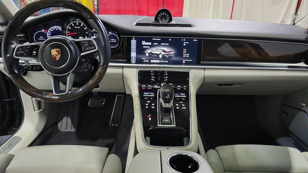 Used 2017 Porsche Panamera Turbo AWD/4WD image 40
