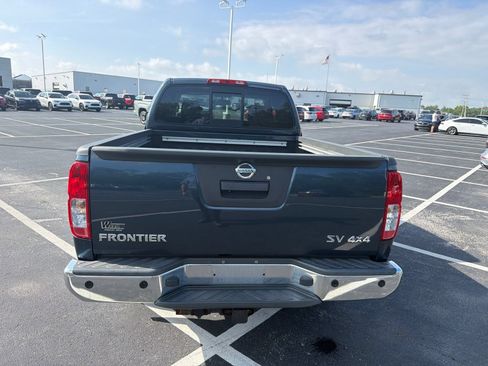 Used 2014 Nissan Frontier SV w/ SV Value Truck Package AWD/4WD image 5