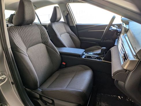 Used 2025 Toyota Camry SE image 27