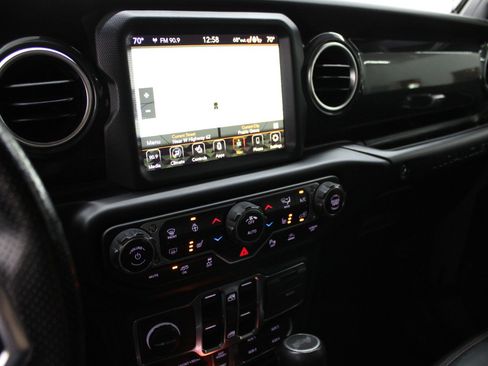 Used 2021 Jeep Wrangler Unlimited Rubicon w/ Trailer Tow Package image 18