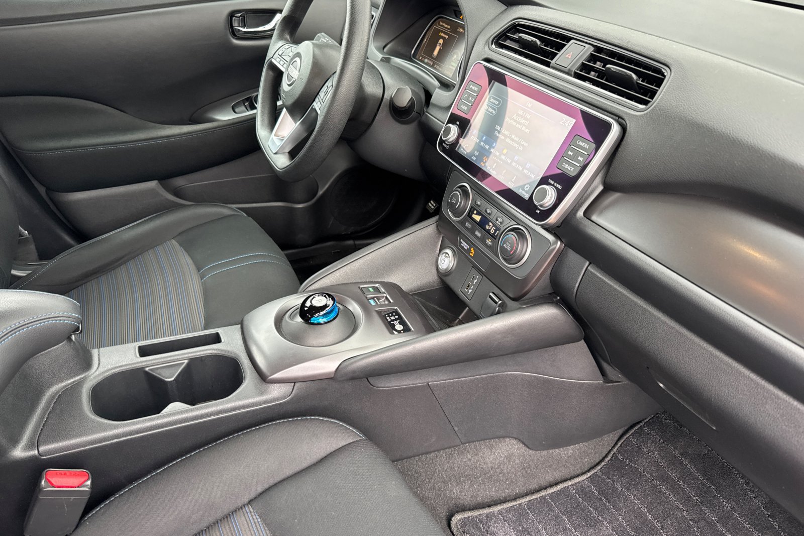 Used 2025 Nissan Leaf S FWD image 20