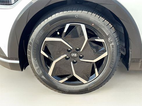Used 2024 Hyundai Ioniq 5 SEL RWD image 22
