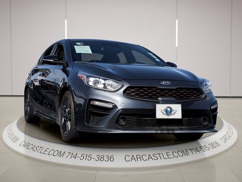 Used 2020 Kia Forte GT-Line w/ GT-Line Premium Package FWD image 4