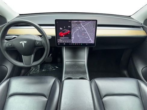 Used 2021 Tesla Model Y Long Range image 16