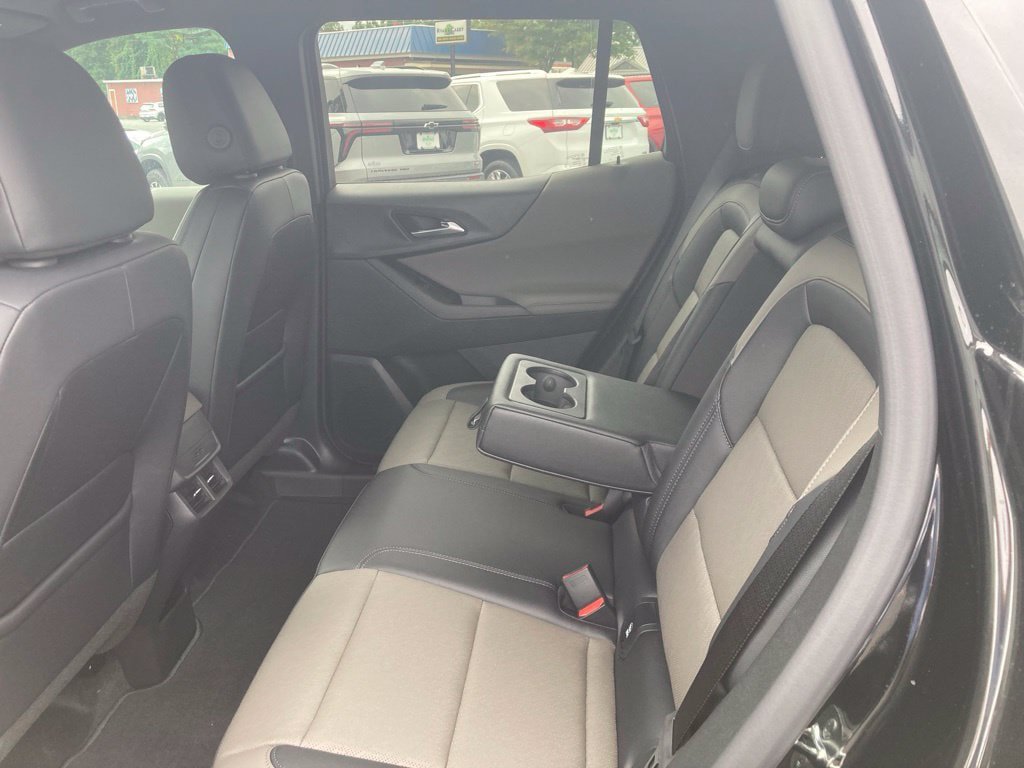 New 2027 Chevrolet Equinox LT w/ Convenience Package II FWD image 21
