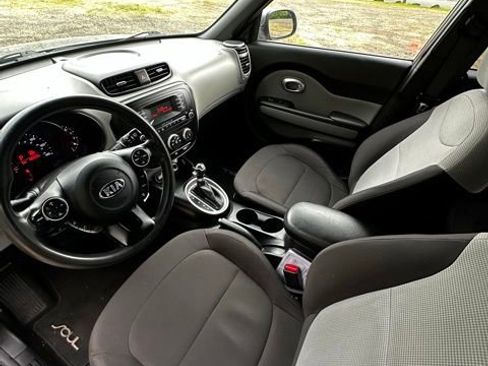 Used 2016 Kia Soul FWD image 12