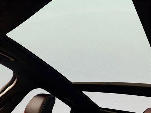 Used 2020 Ford Edge Titanium w/ Equipment Group 301A image 24