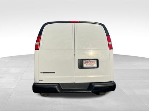 Used 2022 Chevrolet Express 2500 w/ Driver Convenience Package image 6