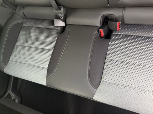 New 2026 Chevrolet Trax LT w/ Sunroof Package image 33