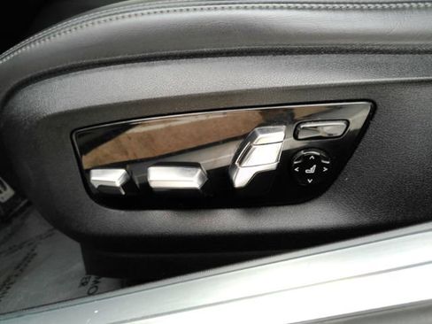 Used 2019 BMW 750i w/ Executive Package RWD image 13
