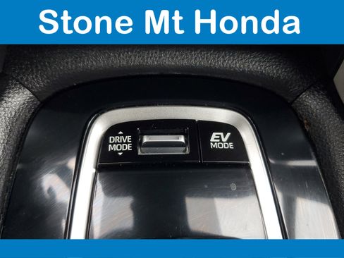 Used 2024 Toyota Corolla Cross SE image 26