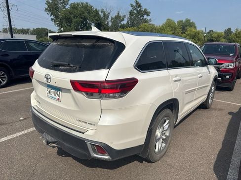 Used 2018 Toyota Highlander Limited AWD/4WD image 7
