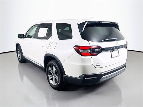 Certified 2023 Honda Pilot EX-L image 5