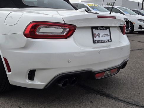 Used 2019 FIAT 124 Spider Abarth w/ Convenience Group RWD image 5