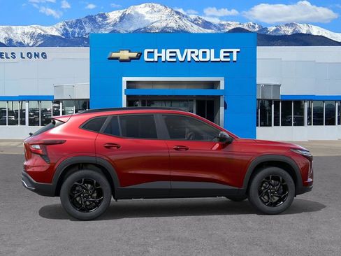 New 2026 Chevrolet Trax LT image 5