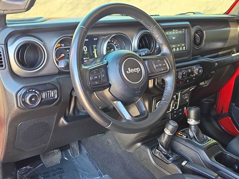 Used 2022 Jeep Wrangler Unlimited Sport AWD/4WD image 2