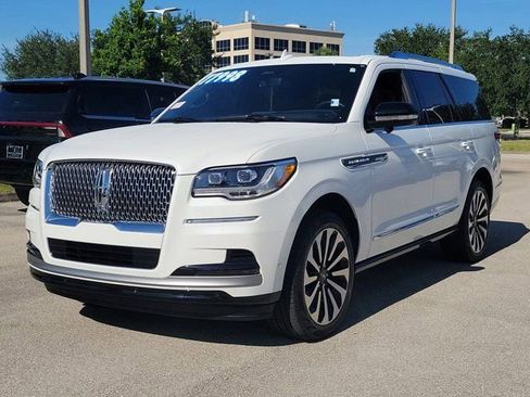 Used 2024 Lincoln Navigator Reserve AWD/4WD image 3