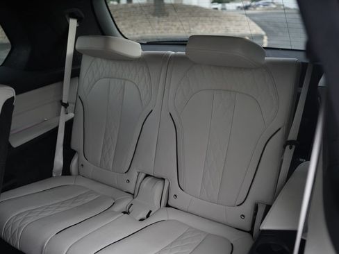 Used 2024 BMW X7 xDrive40i w/ Executive Package AWD/4WD image 13