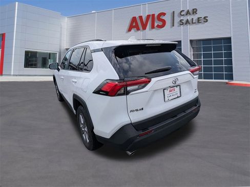 Used 2025 Toyota RAV4 XLE image 9