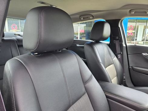 Used 2017 Chevrolet Impala LT FWD image 26