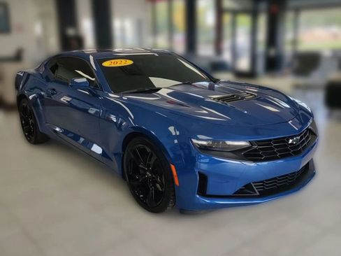 Used 2022 Chevrolet Camaro LT w/ Technology Package image 11