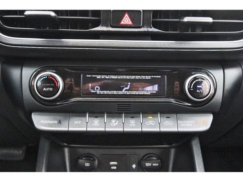 Certified 2022 Hyundai Kona SEL w/ Convenience Package FWD image 29