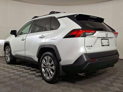 Used 2023 Toyota RAV4 XLE Premium image 7