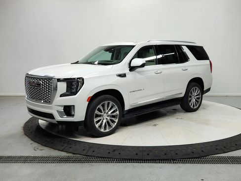 Used 2023 GMC Yukon Denali w/ LPO, Floor Liner Package RWD image 4