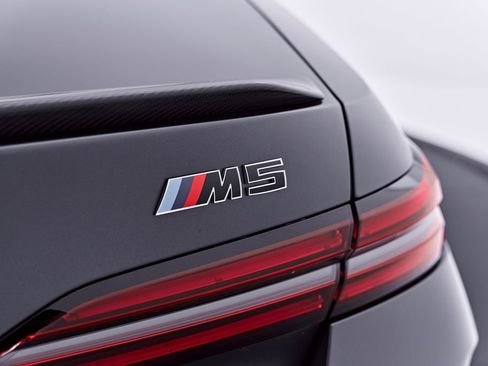 Used 2026 BMW M5 Touring AWD/4WD image 39