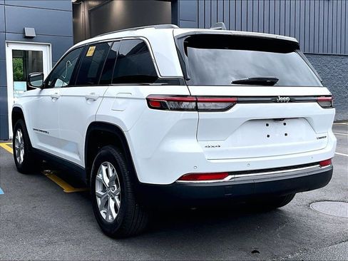 Used 2023 Jeep Grand Cherokee Limited AWD/4WD image 6